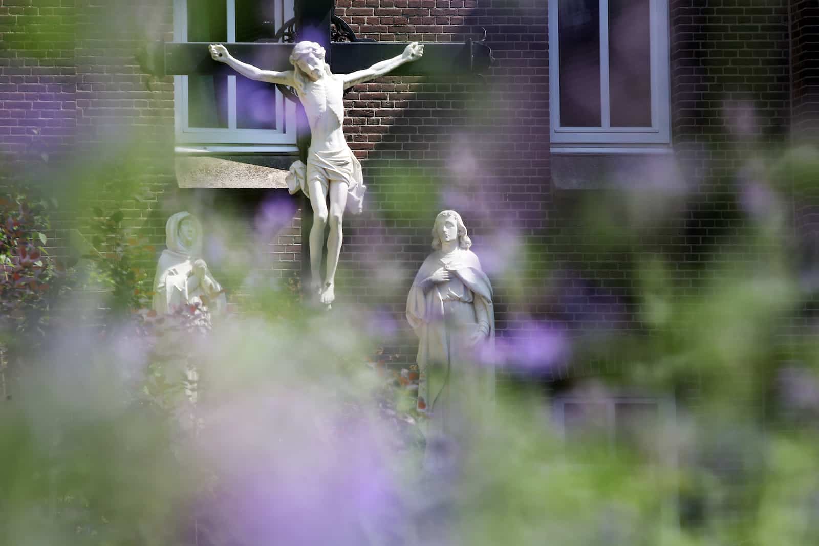 Huissen_crucifix-zomer-RamonMangold